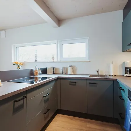 Familienhaus Mit Moderner Ausstattung *