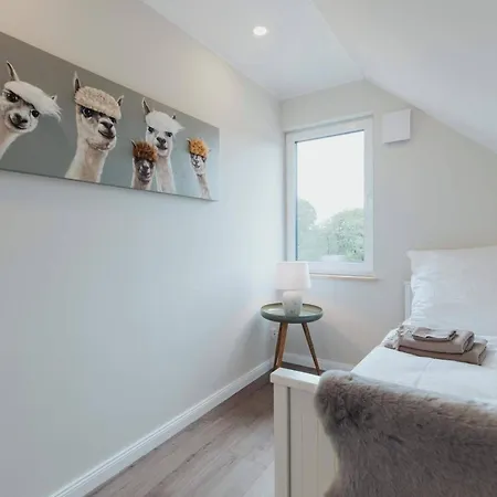 Familienhaus Mit Moderner Ausstattung بيت للعطل ساغارد